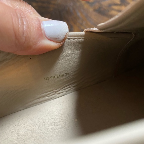 VINCE Gold Metallic Sneakers size 9 - Picture 5 of 9